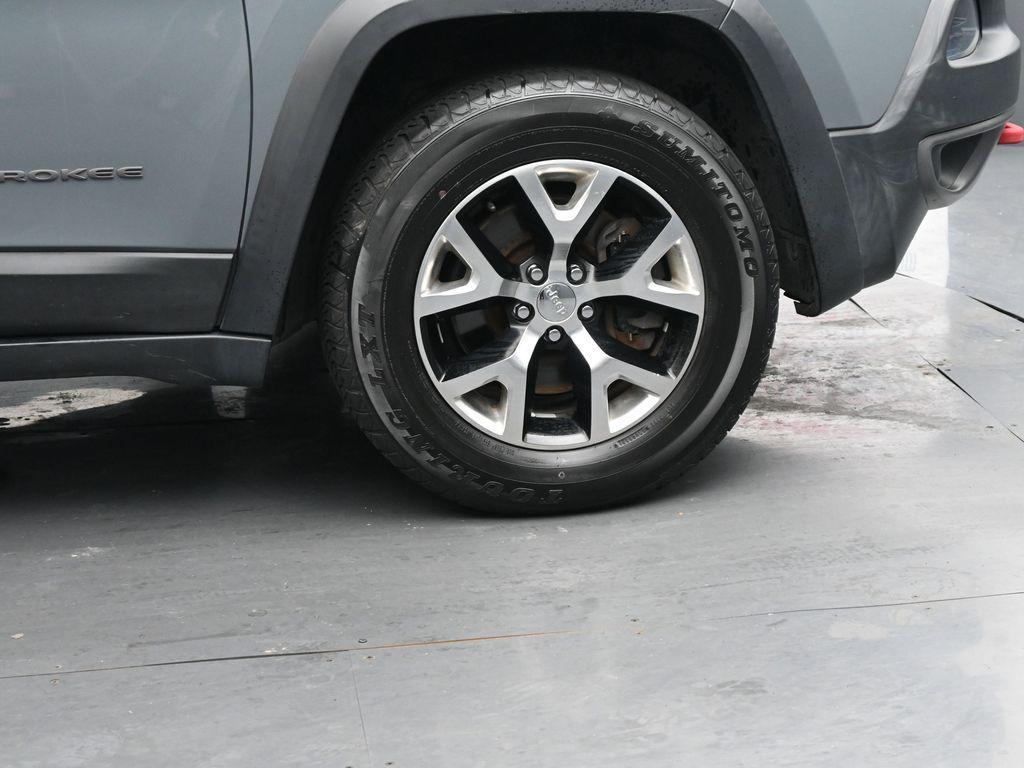 used 2014 Jeep Cherokee car, priced at $12,538