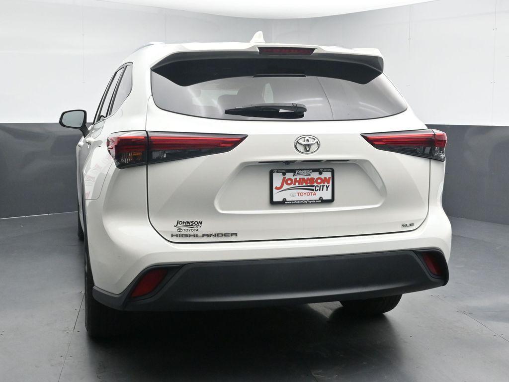 used 2021 Toyota Highlander car, priced at $29,670