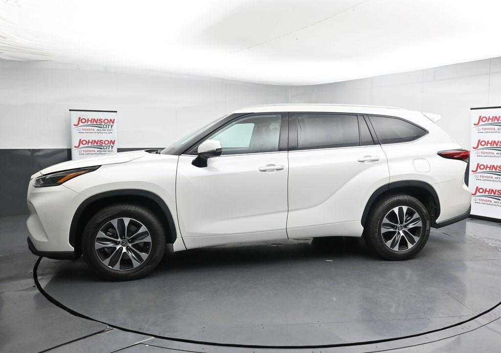 used 2021 Toyota Highlander car, priced at $29,670
