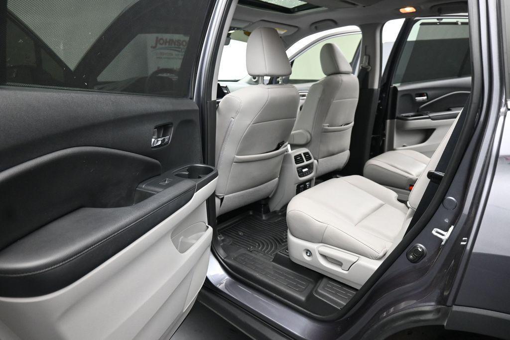 used 2021 Honda Pilot car, priced at $29,353