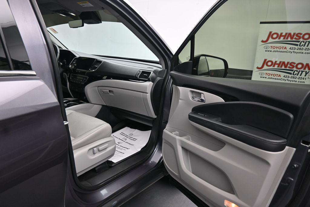 used 2021 Honda Pilot car, priced at $29,353