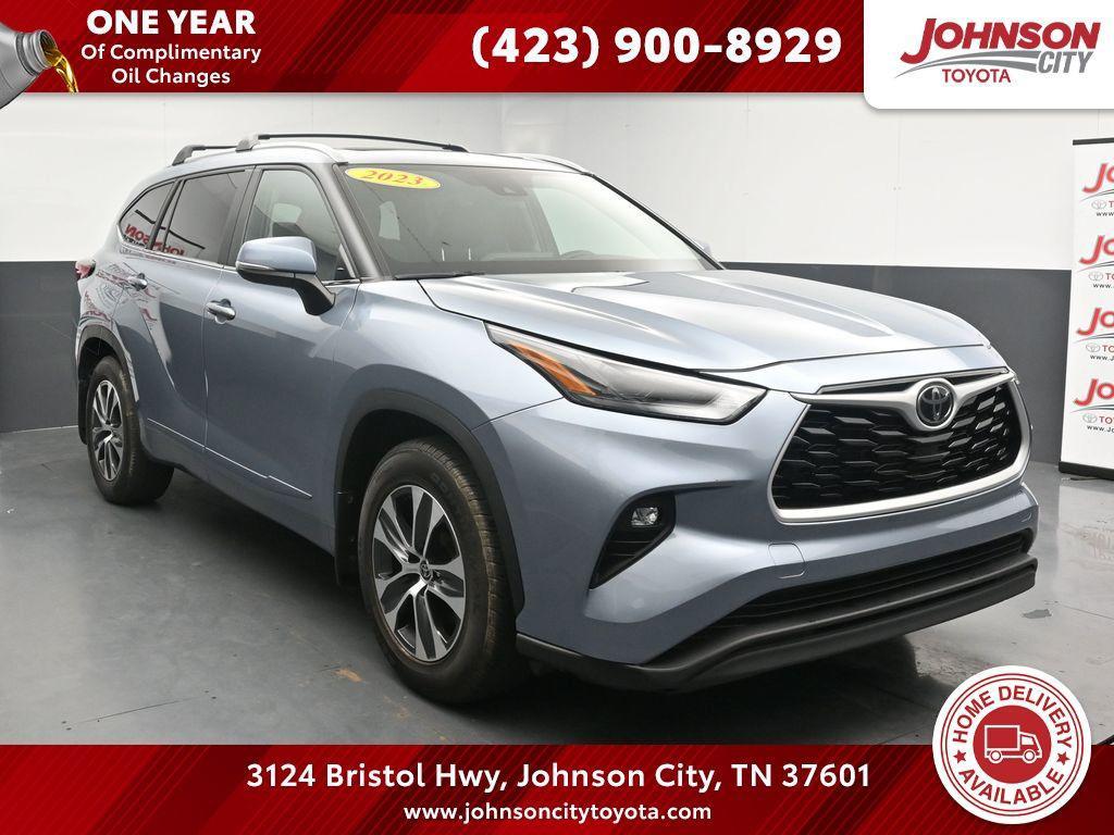 used 2023 Toyota Highlander car, priced at $34,008