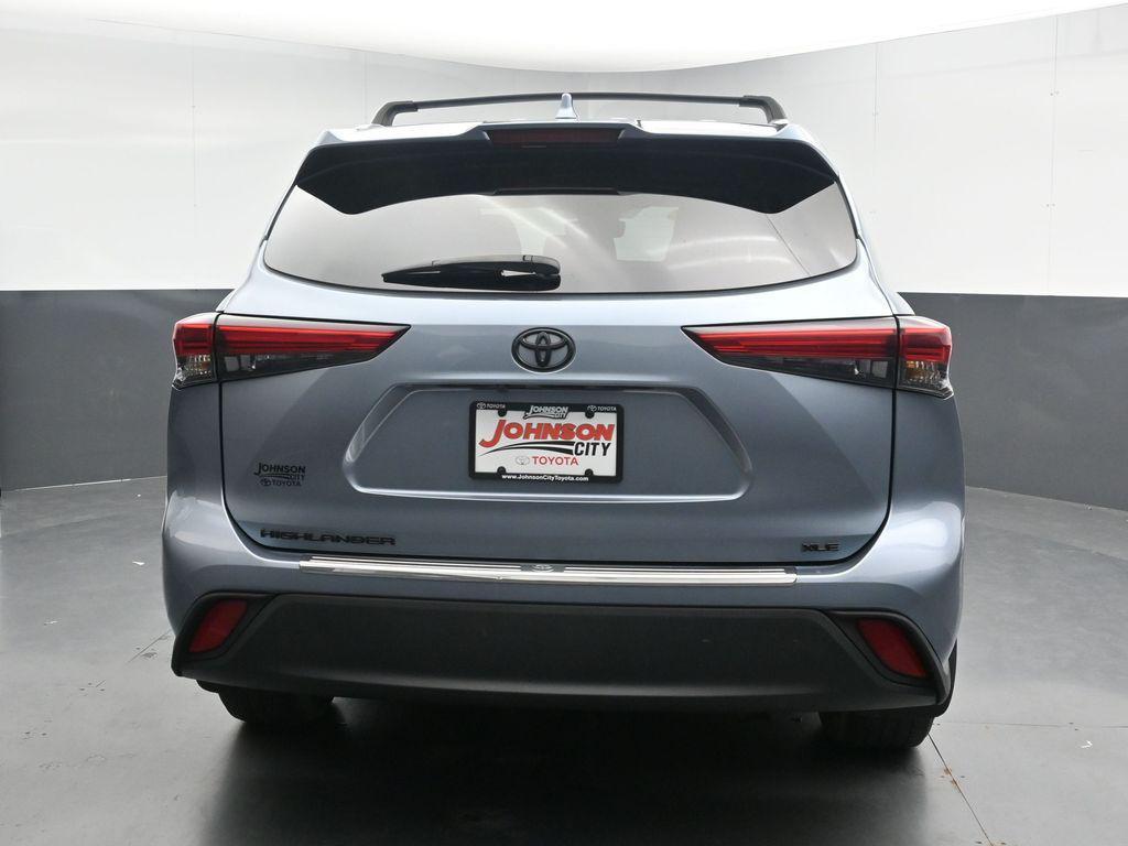used 2023 Toyota Highlander car, priced at $34,008