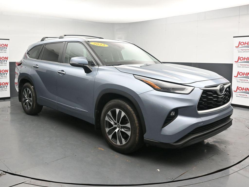 used 2023 Toyota Highlander car, priced at $34,008