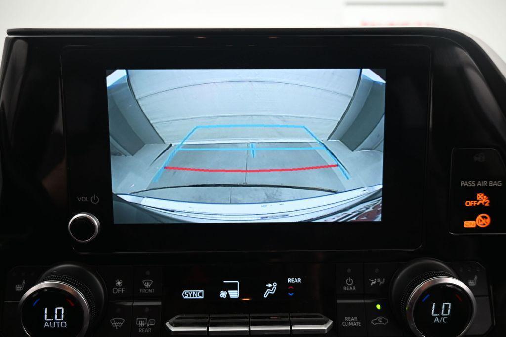 used 2023 Toyota Highlander car, priced at $34,008