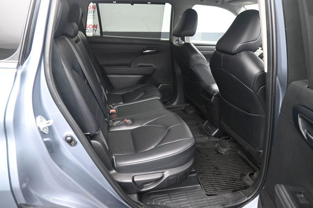 used 2023 Toyota Highlander car, priced at $34,008