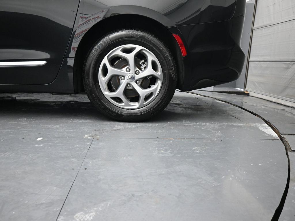 used 2023 Chrysler Pacifica car, priced at $25,559