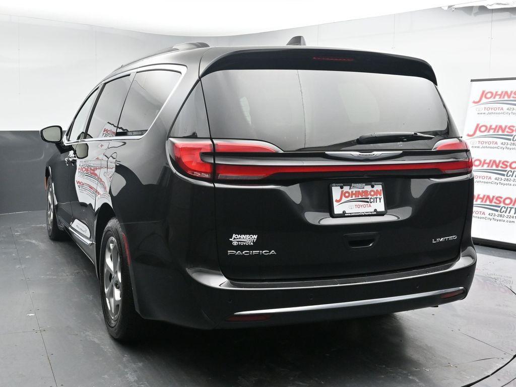 used 2023 Chrysler Pacifica car, priced at $25,559