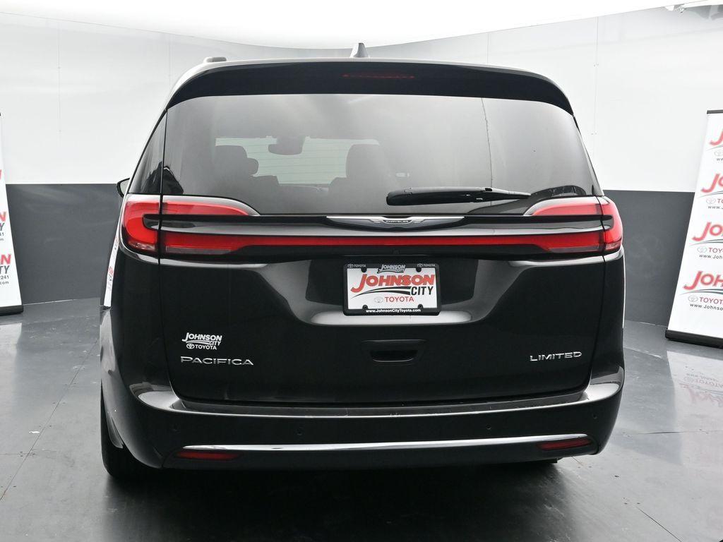 used 2023 Chrysler Pacifica car, priced at $25,559