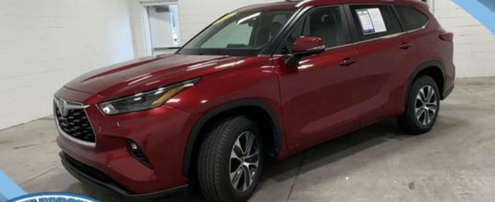 used 2023 Toyota Highlander car, priced at $36,905