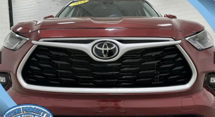 used 2023 Toyota Highlander car, priced at $36,905