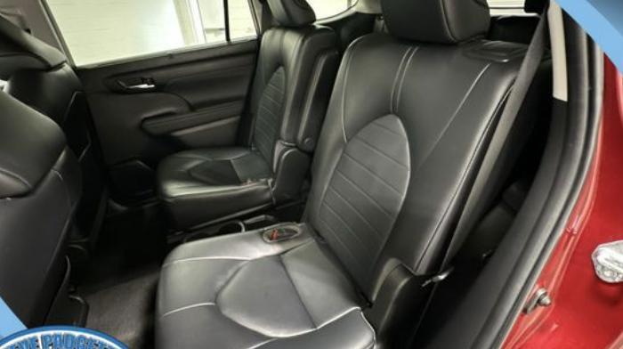 used 2023 Toyota Highlander car, priced at $36,905