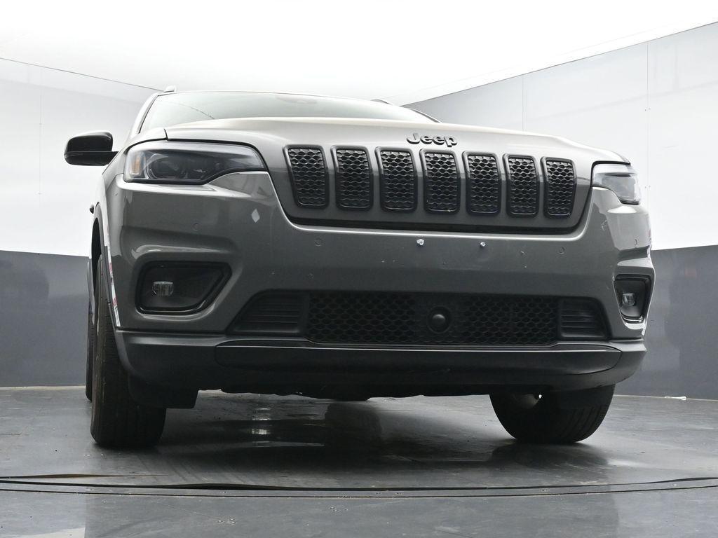 used 2023 Jeep Cherokee car, priced at $25,661
