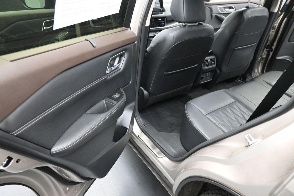 used 2023 Nissan Rogue car, priced at $25,433