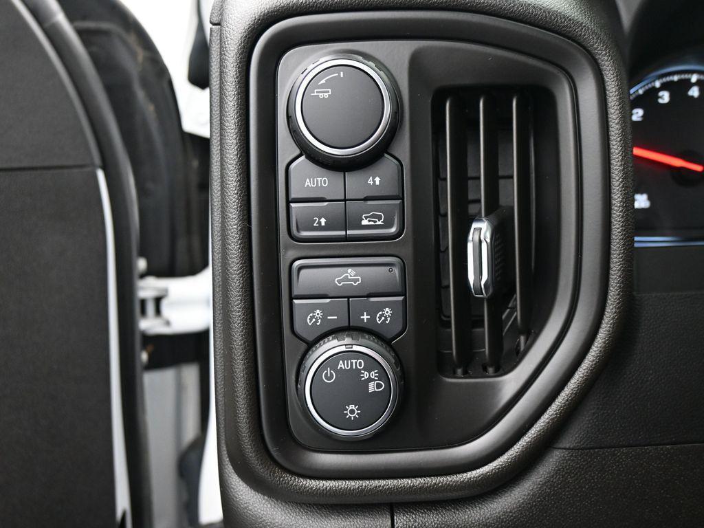 used 2022 Chevrolet Silverado 1500 car, priced at $32,582