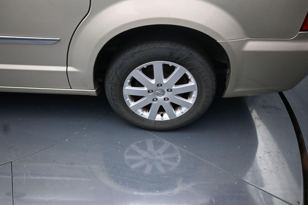 used 2014 Chrysler Town & Country car, priced at $7,198