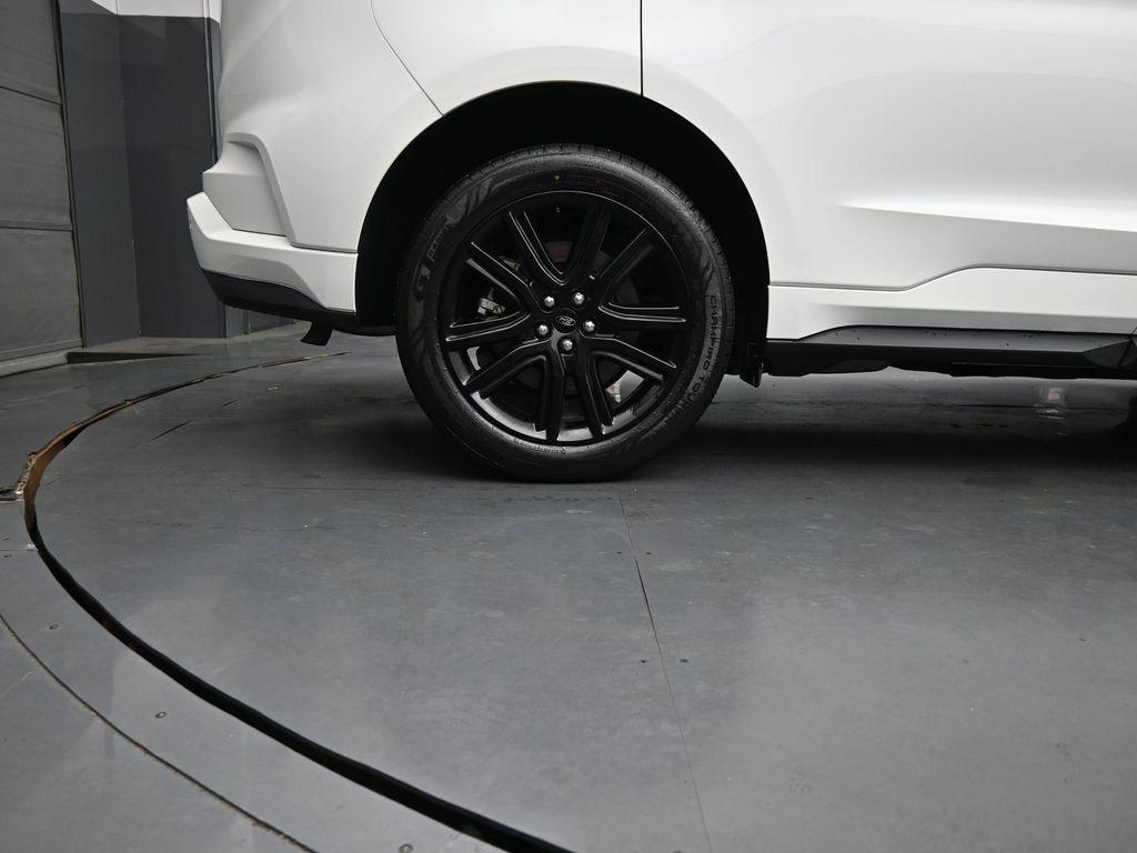 used 2024 Ford Edge car, priced at $32,182