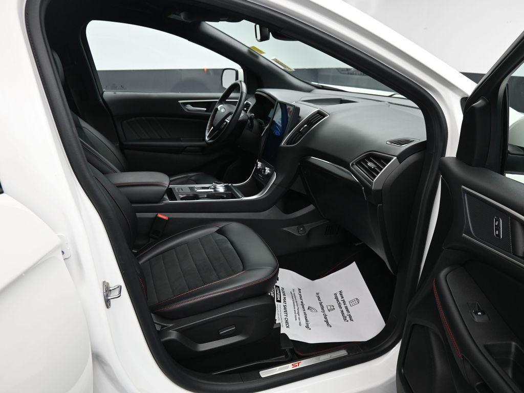 used 2024 Ford Edge car, priced at $32,182