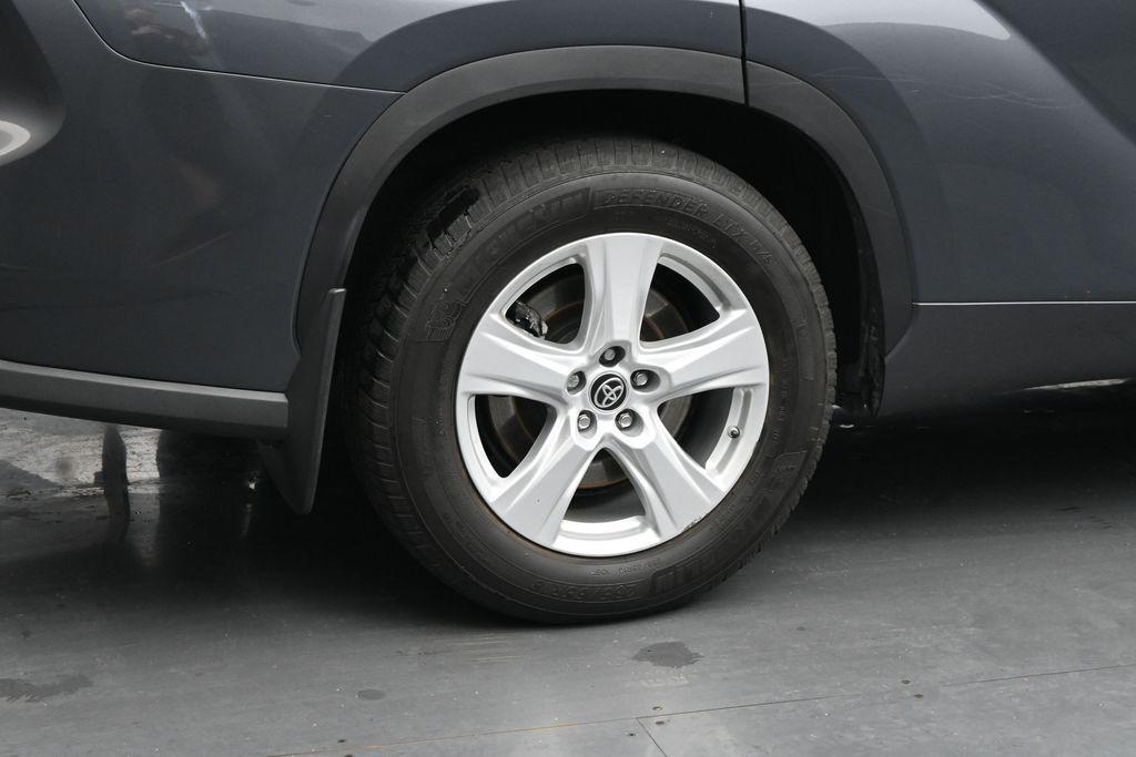 used 2020 Toyota Highlander car, priced at $22,461