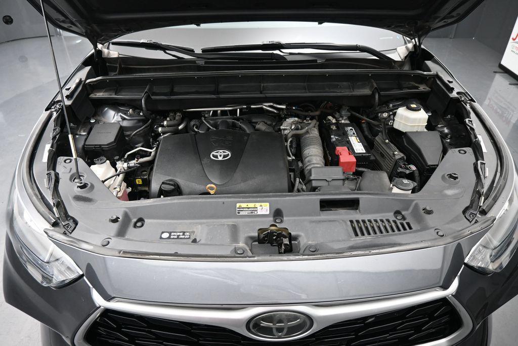 used 2020 Toyota Highlander car, priced at $22,461