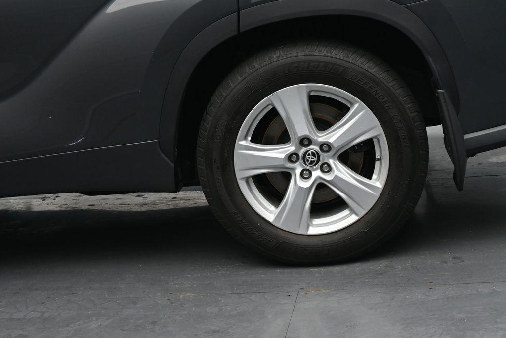used 2020 Toyota Highlander car, priced at $22,461
