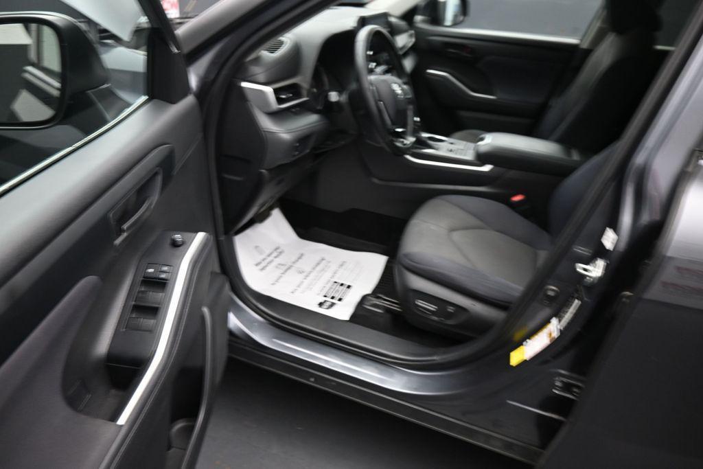 used 2020 Toyota Highlander car, priced at $22,461