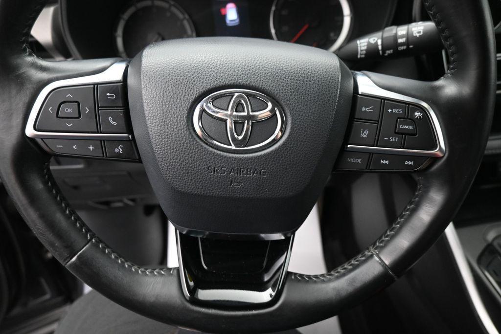 used 2020 Toyota Highlander car, priced at $22,461