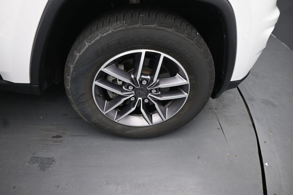 used 2020 Jeep Grand Cherokee car, priced at $25,600