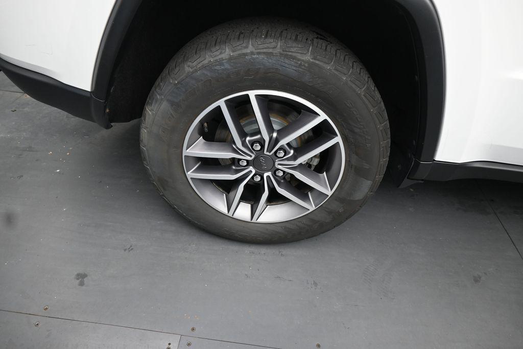 used 2020 Jeep Grand Cherokee car, priced at $25,600
