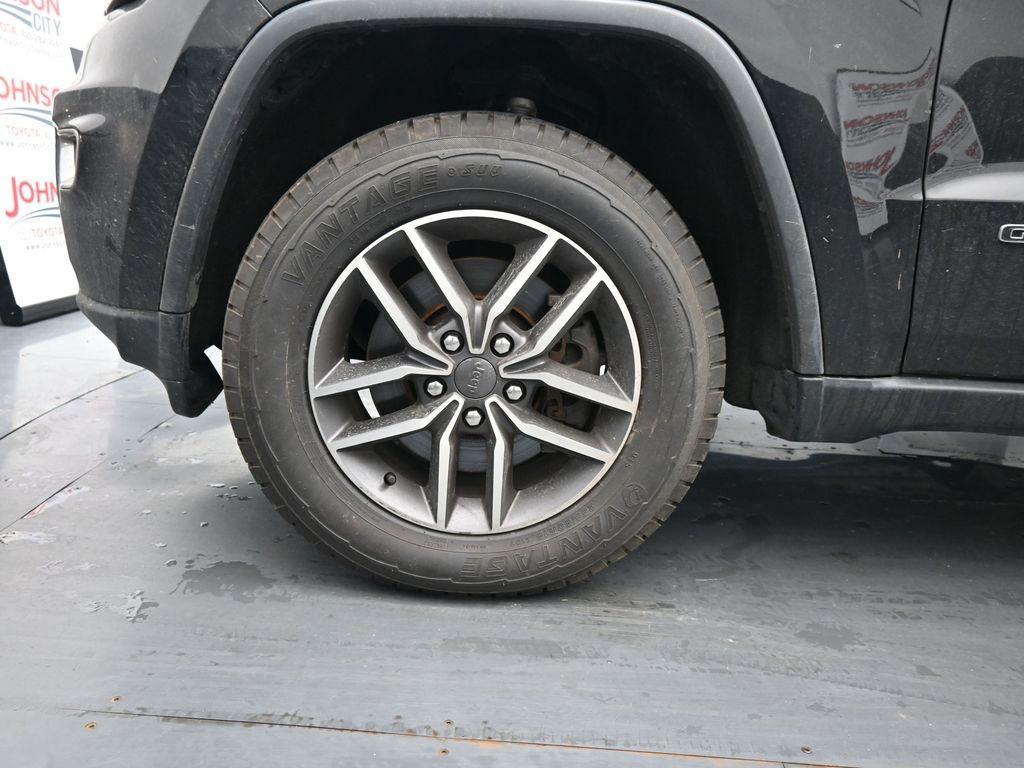 used 2021 Jeep Grand Cherokee car, priced at $22,848