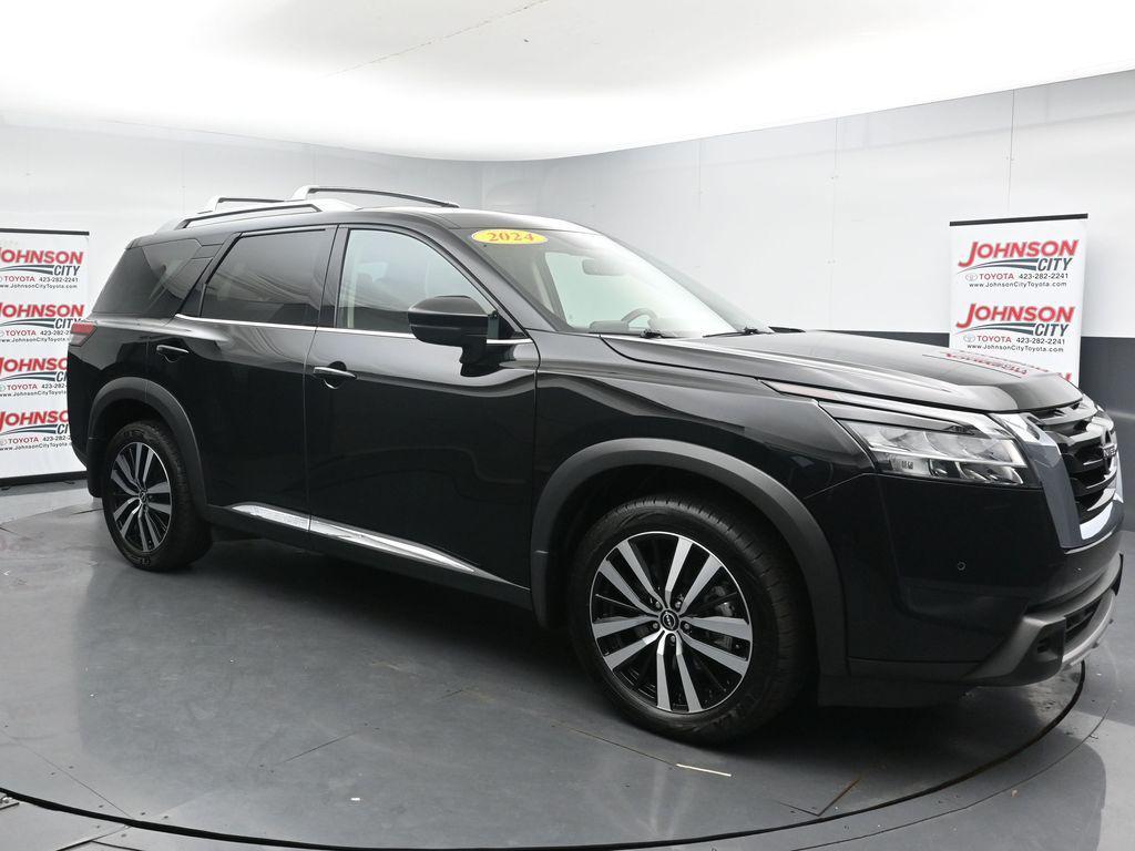 used 2024 Nissan Pathfinder car, priced at $40,679