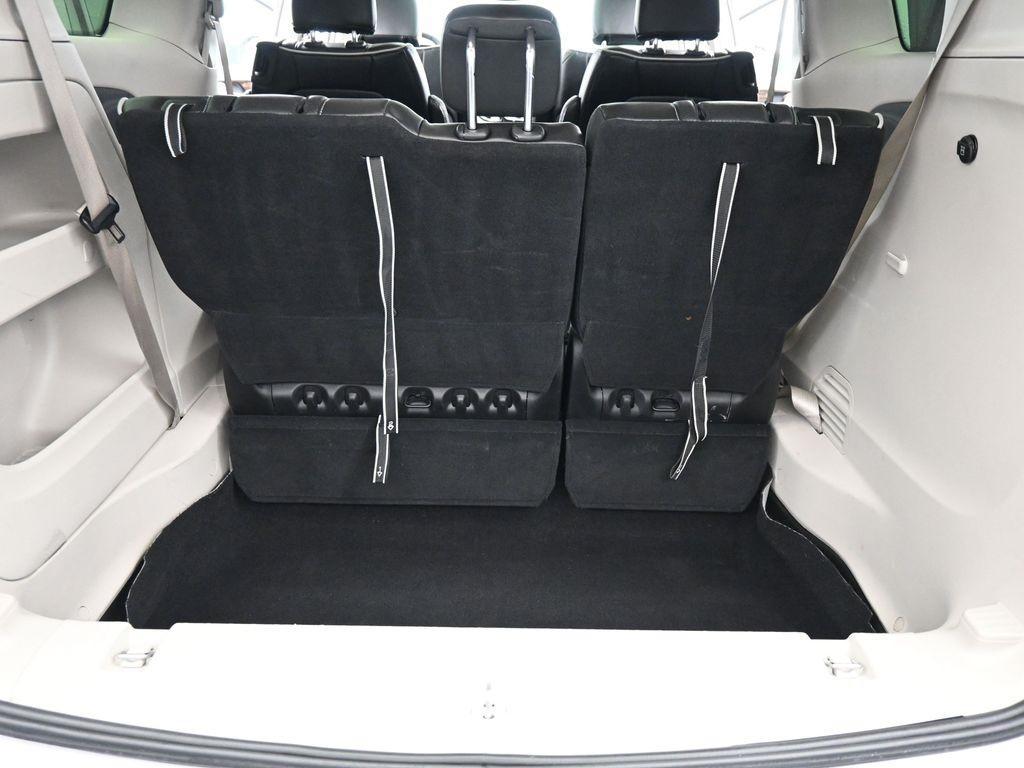 used 2023 Chrysler Pacifica car, priced at $23,058