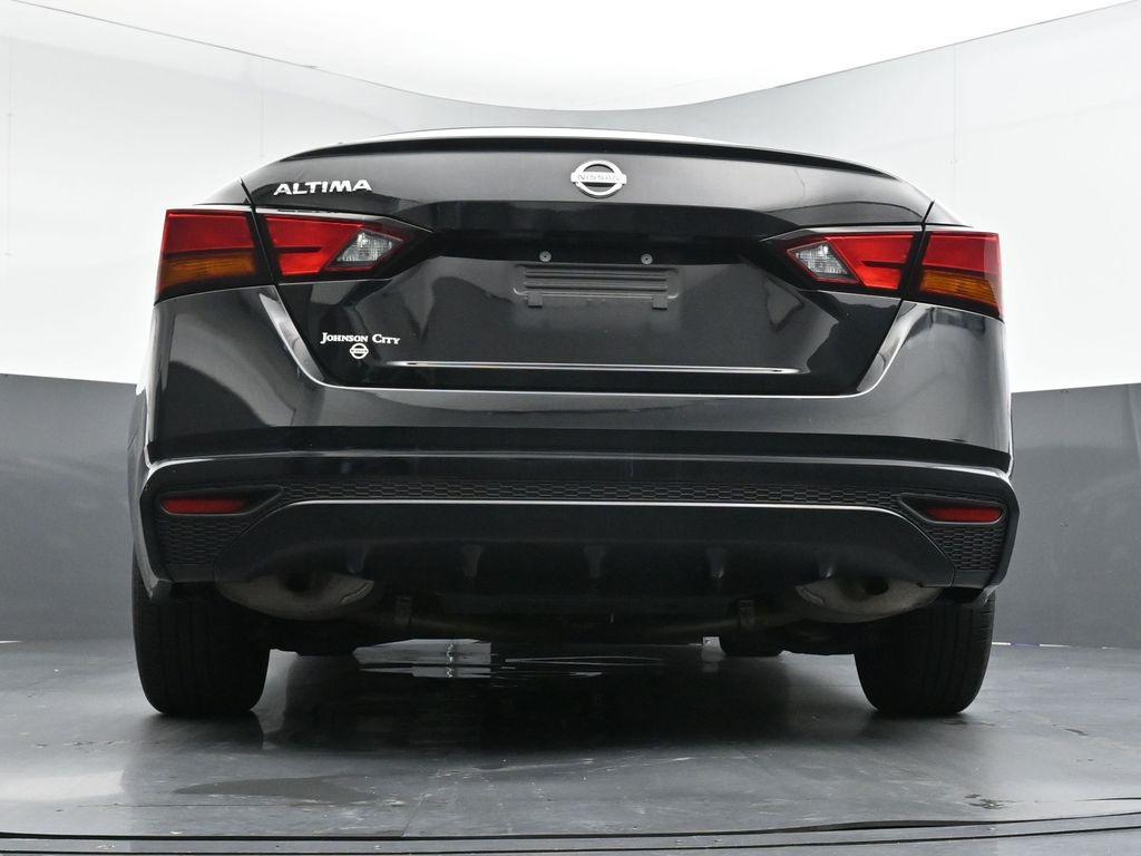 2022 Super Black Clearcoat Nissan Altima