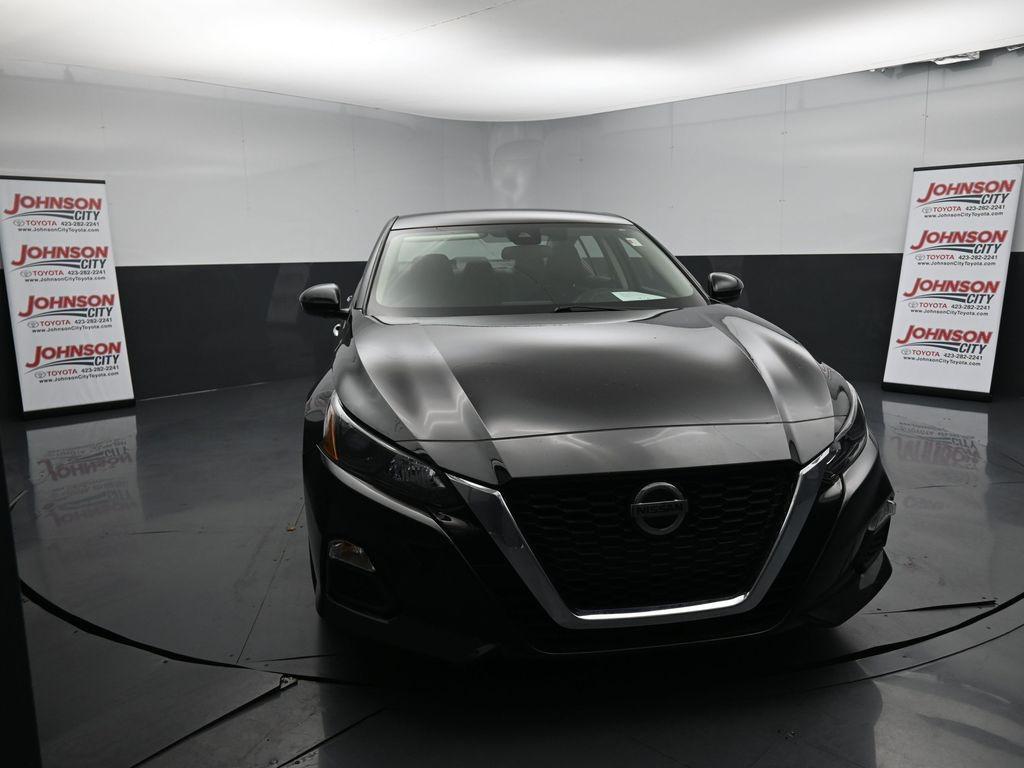 2022 Super Black Clearcoat Nissan Altima