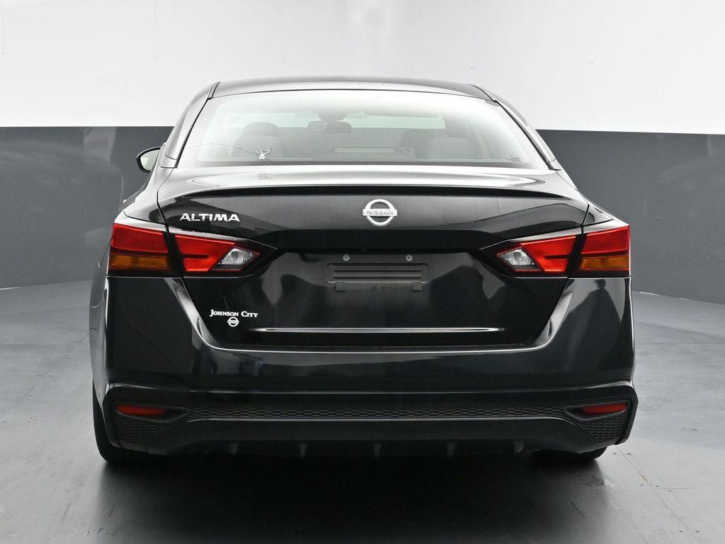 2022 Super Black Clearcoat Nissan Altima