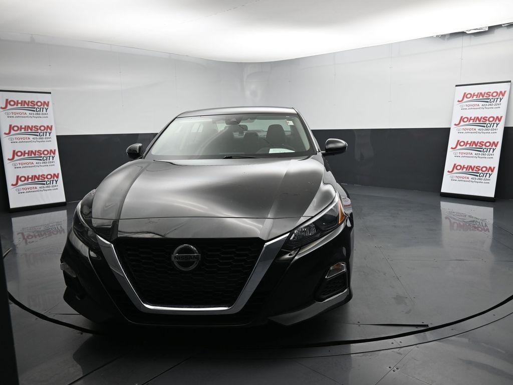 2022 Super Black Clearcoat Nissan Altima