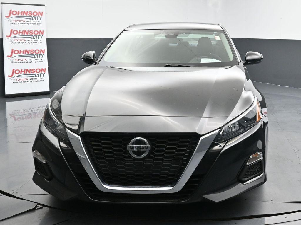 2022 Super Black Clearcoat Nissan Altima
