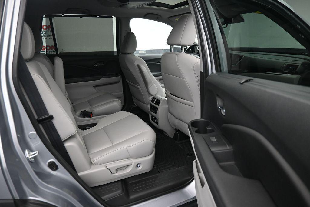 used 2022 Honda Pilot car, priced at $36,000