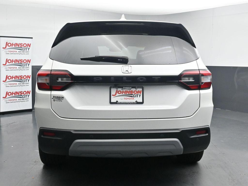 used 2024 Honda Pilot car, priced at $35,324