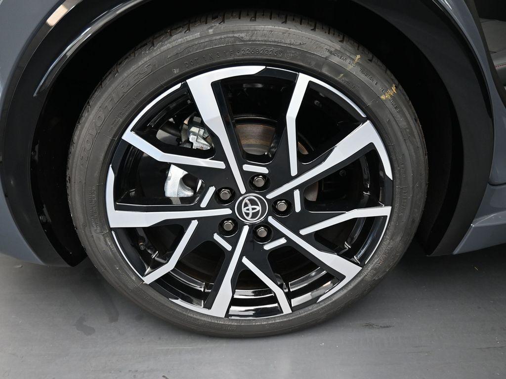 new 2025 Toyota Prius Plug-In Hybrid car, priced at $43,819