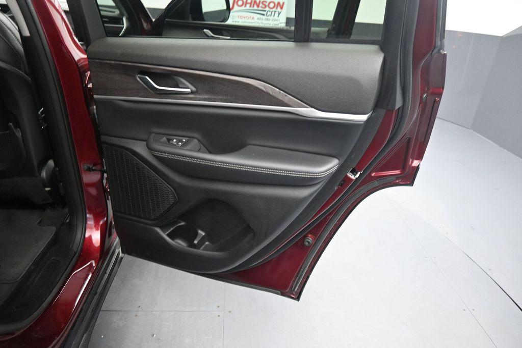 used 2023 Jeep Grand Cherokee car, priced at $34,474