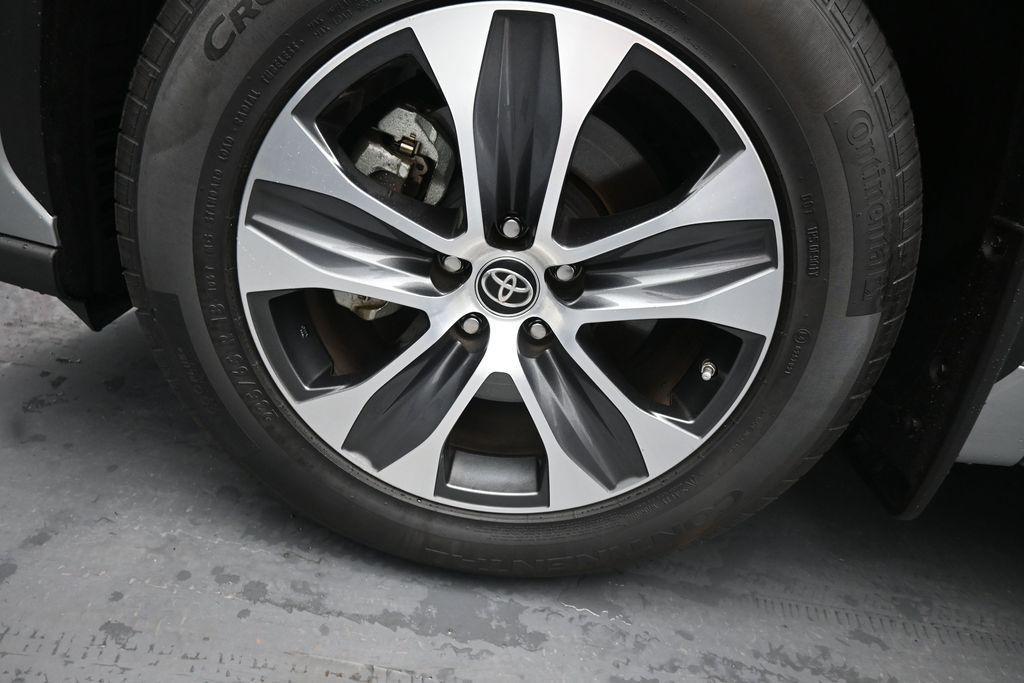 used 2023 Toyota Highlander car, priced at $37,930