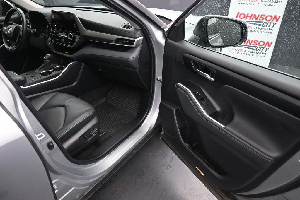 used 2023 Toyota Highlander car, priced at $37,930