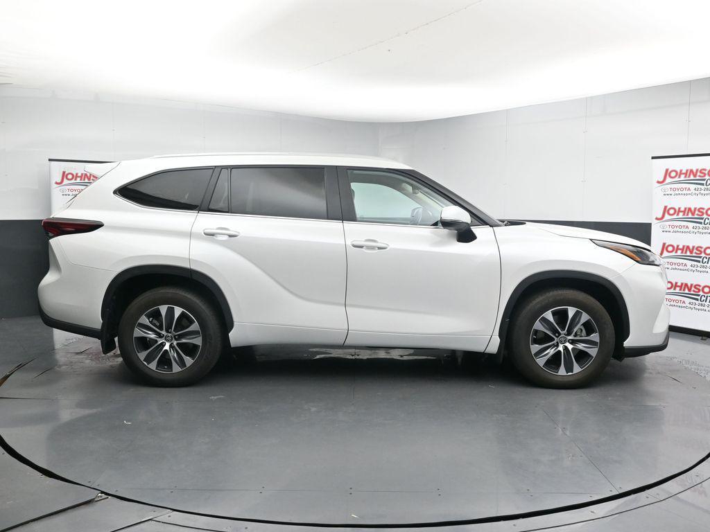 used 2024 Toyota Highlander car, priced at $41,300