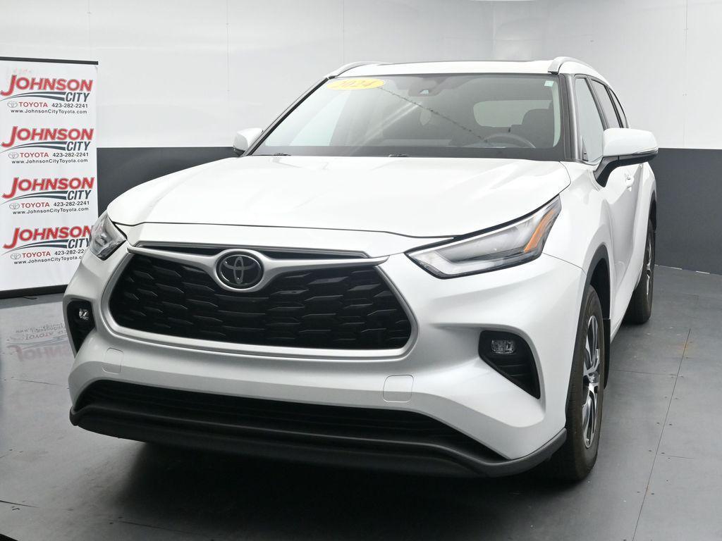 used 2024 Toyota Highlander car, priced at $41,300