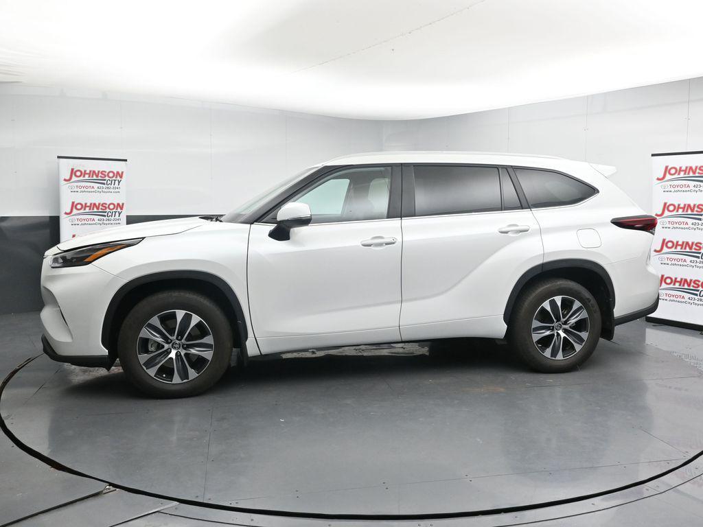 used 2024 Toyota Highlander car, priced at $41,300