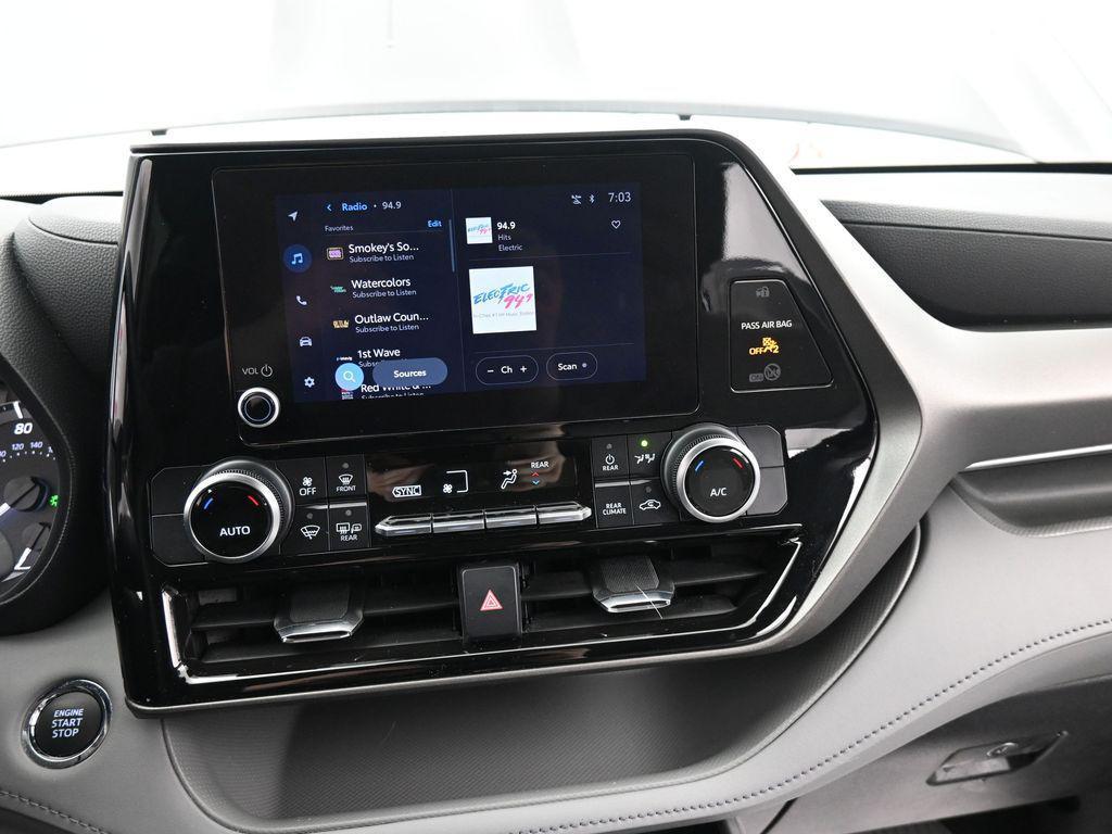 used 2023 Toyota Highlander car, priced at $31,244