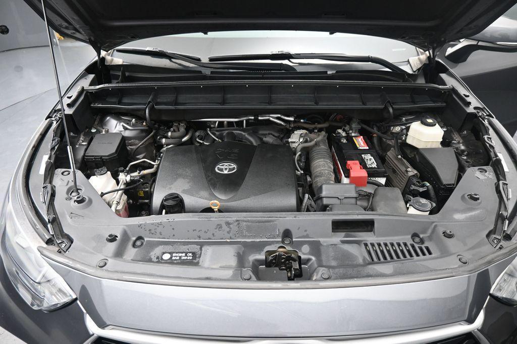 used 2021 Toyota Highlander car, priced at $32,201