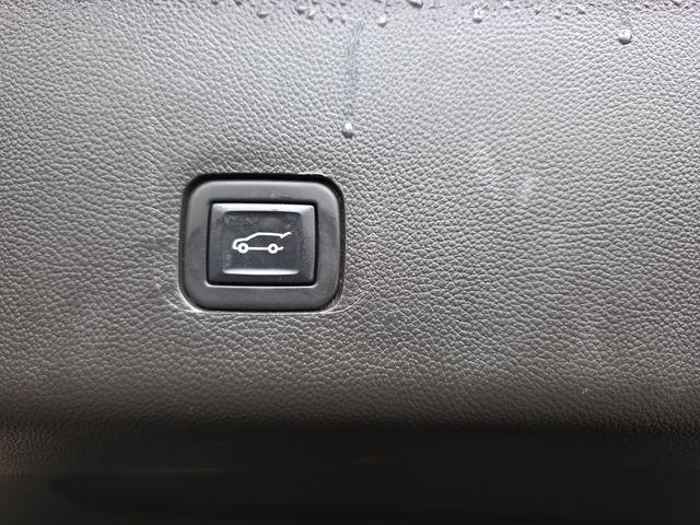 used 2023 Chevrolet Traverse car, priced at $32,477