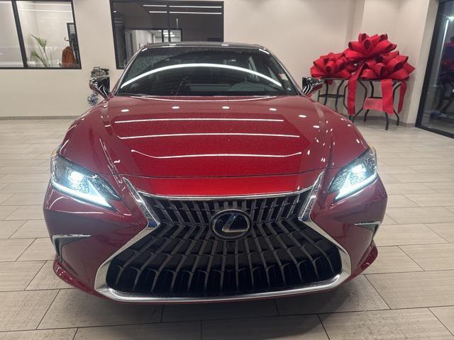 new 2025 Lexus ES 350 car, priced at $51,888